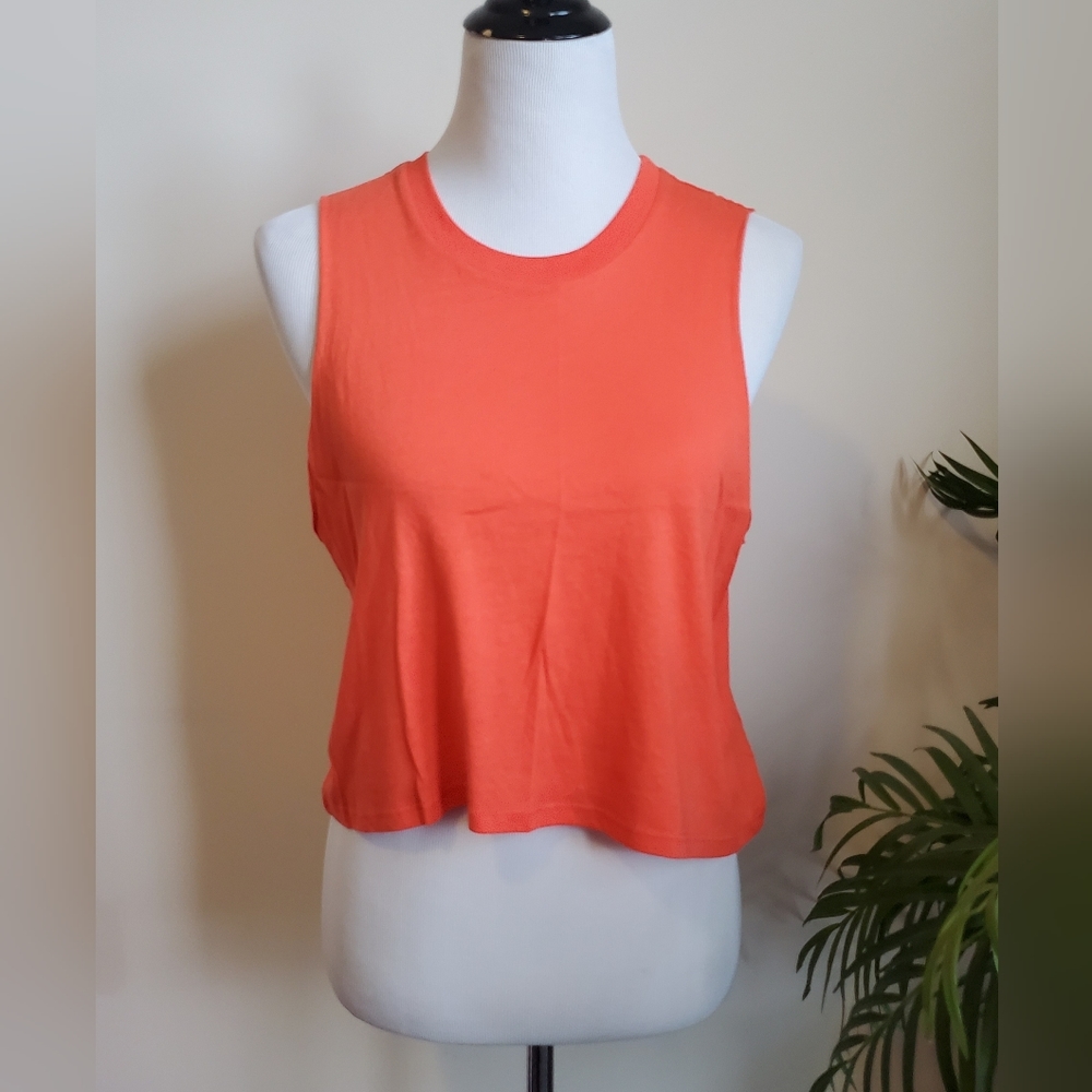 Nollie Sleeveless Crop Tank